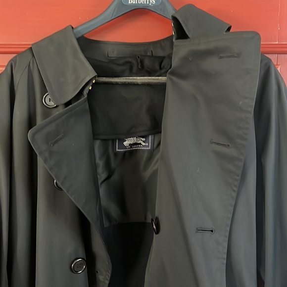 Vintage black Burberry Overcoat - Picture 8 of 13